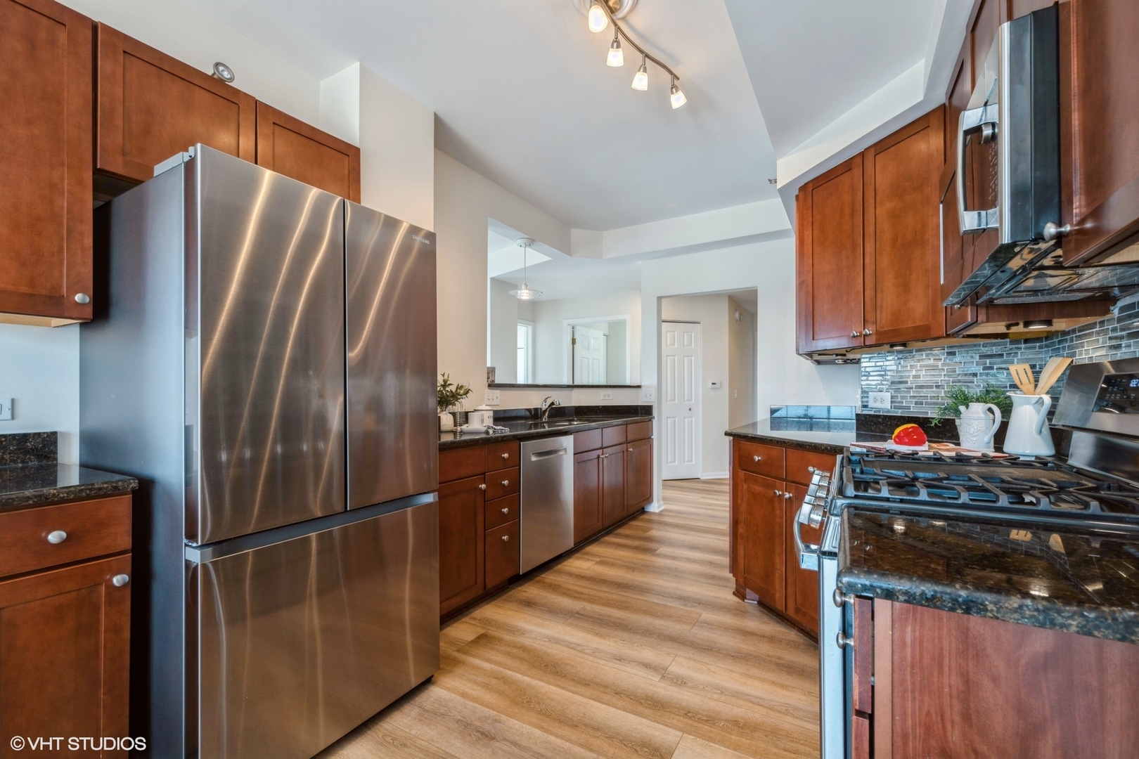390 W Mahogany Court #701, Palatine, IL 60067