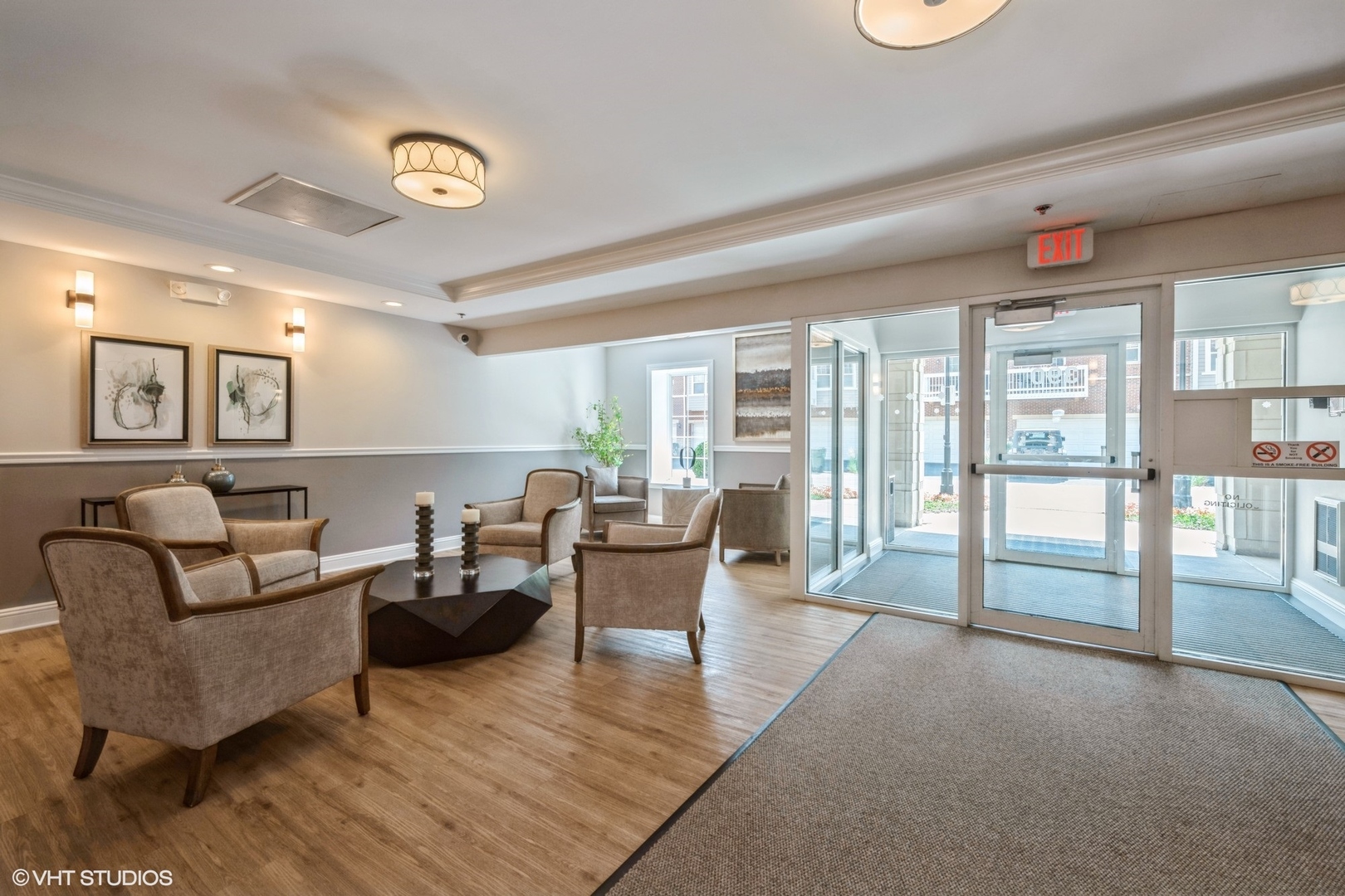 390 W Mahogany Court #701, Palatine, IL 60067