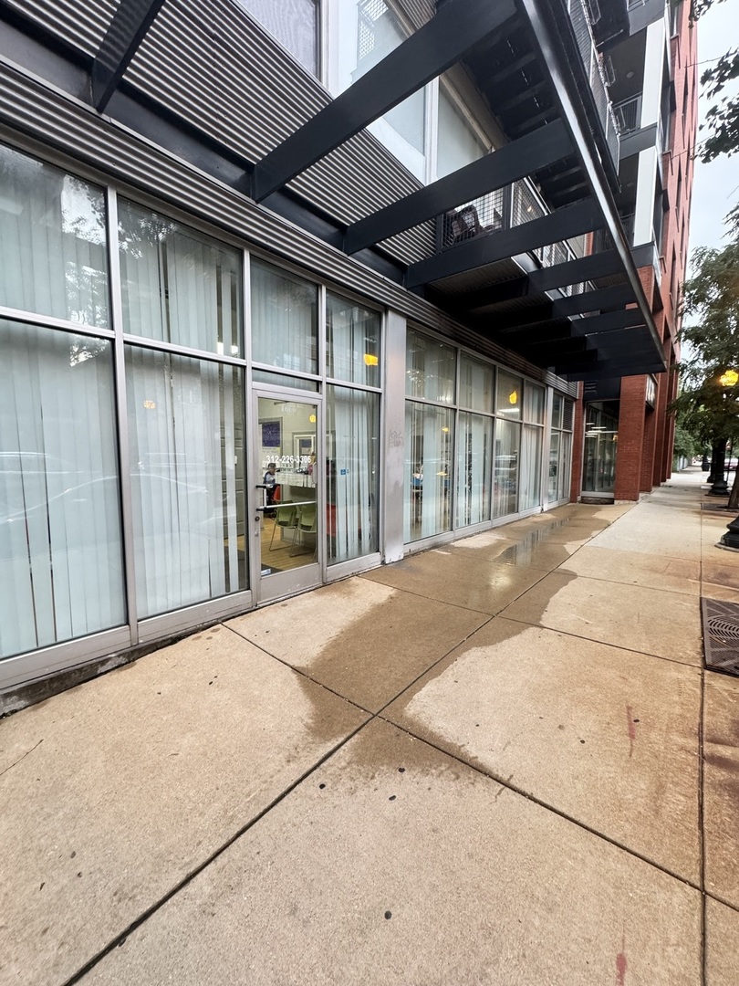 1609 S Halsted Street, Chicago, IL 60608
