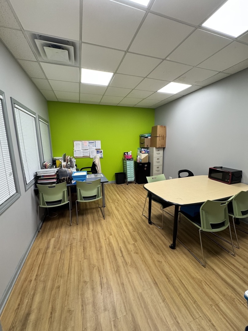 1609 S Halsted Street, Chicago, IL 60608