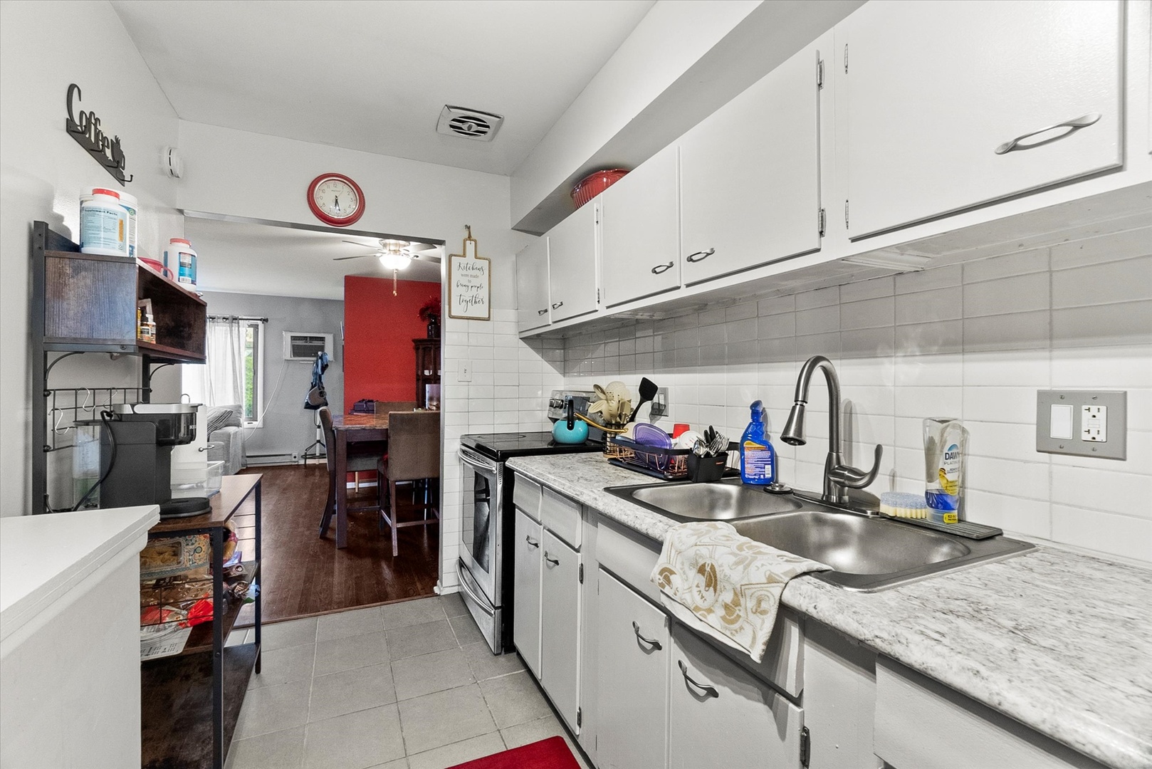 1S124 Winthrop Lane, Villa Park, IL 60181