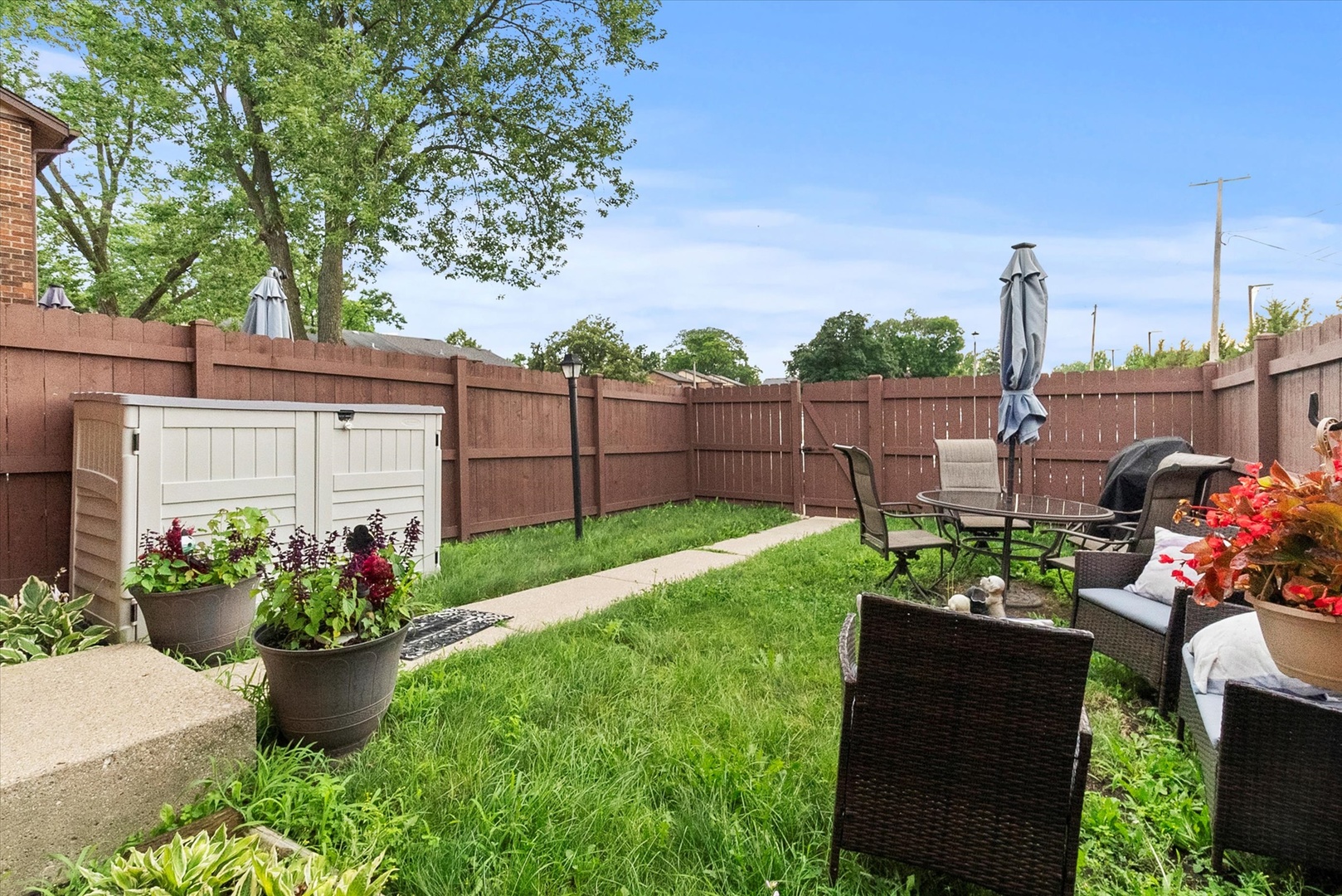 1S124 Winthrop Lane, Villa Park, IL 60181