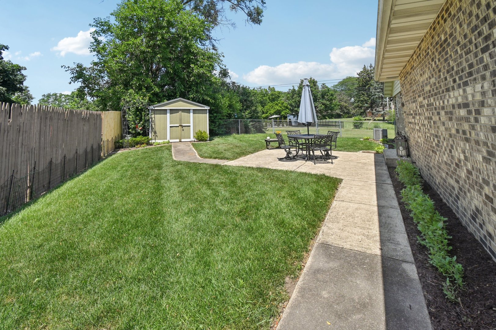 2720 Hobson Road, Woodridge, IL 60517