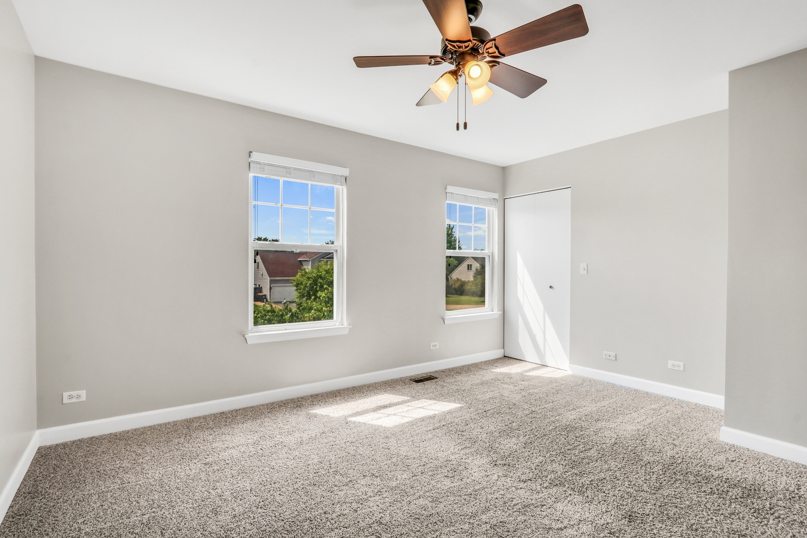 2181 Stonehedge Court, Round Lake Beach, IL 60073