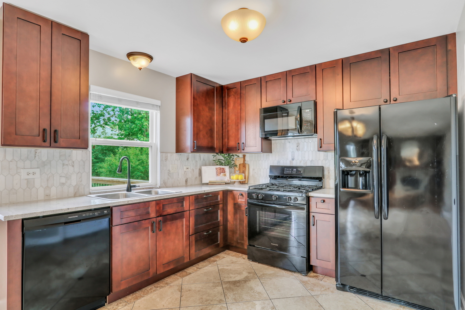 2181 Stonehedge Court, Round Lake Beach, IL 60073