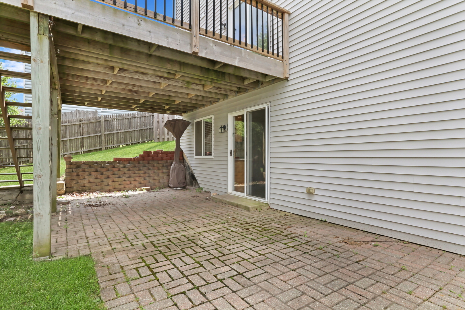 2181 Stonehedge Court, Round Lake Beach, IL 60073