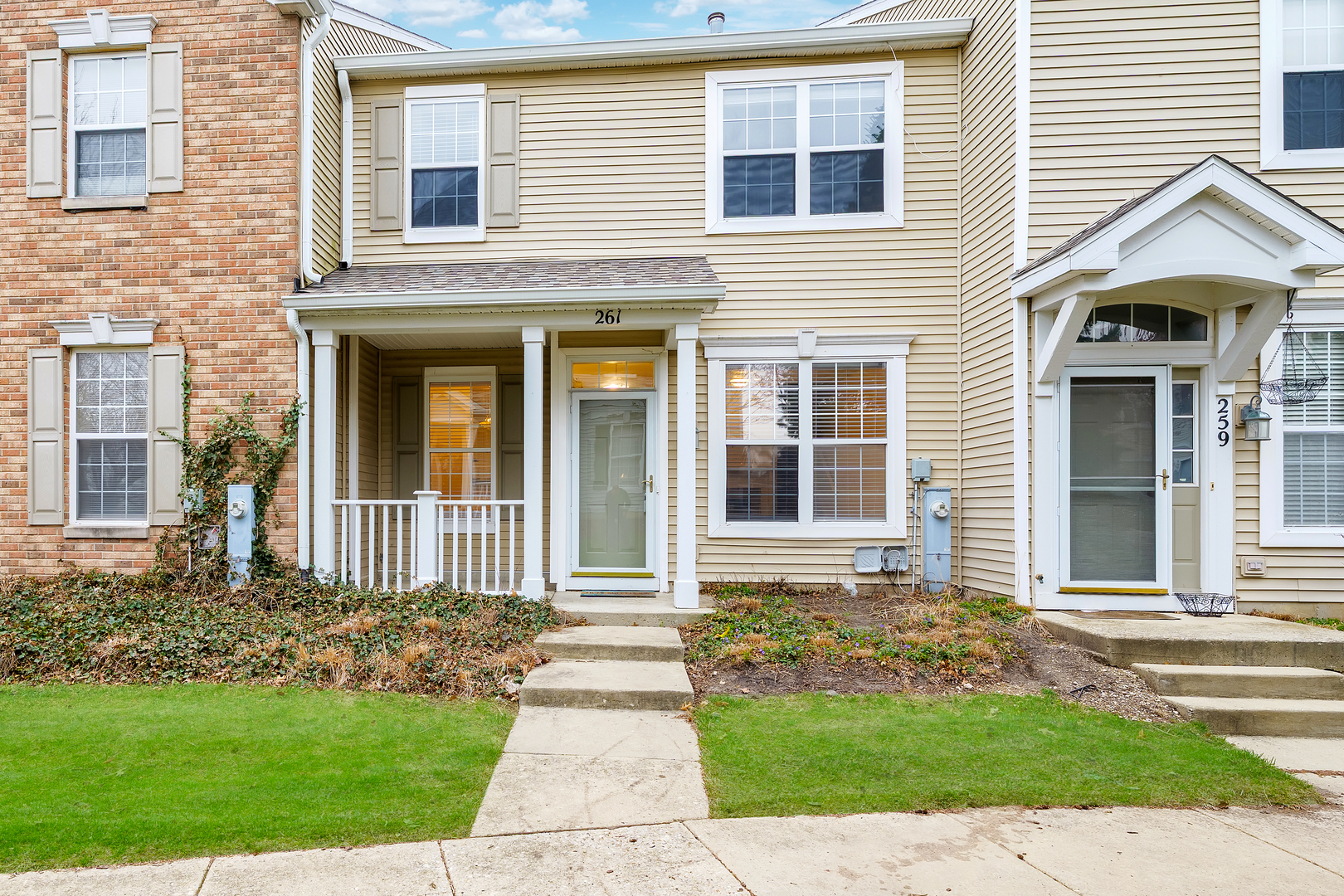 261 Springbrook Trail, Oswego, IL 60543
