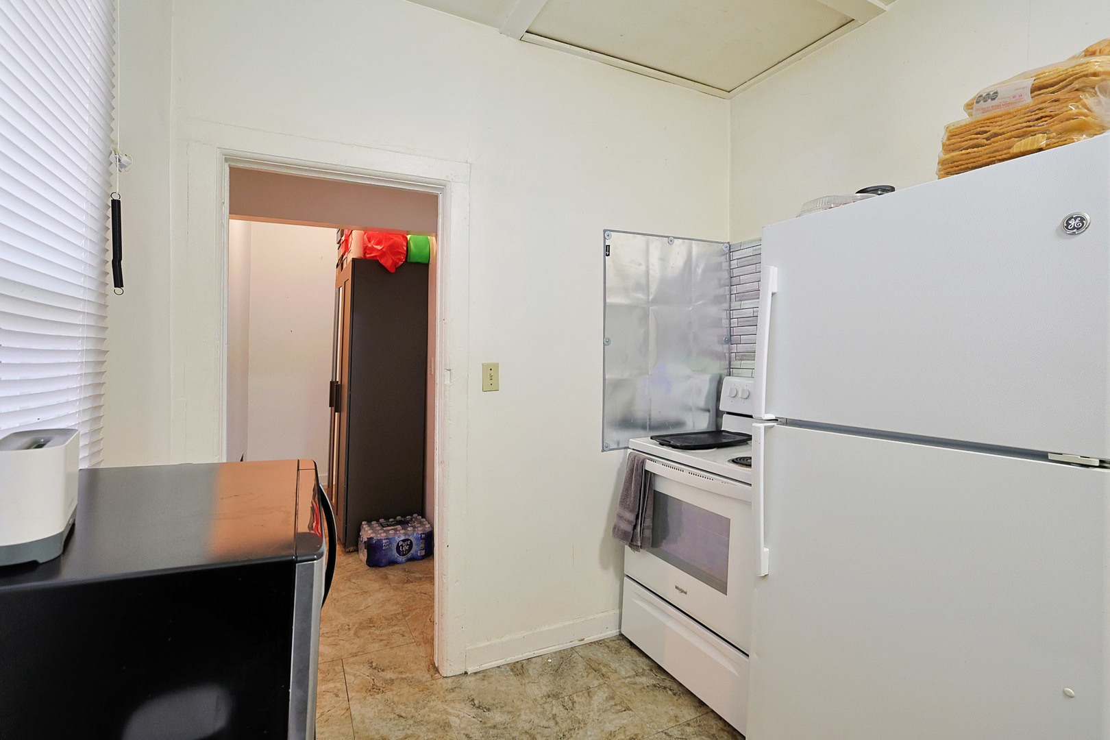 392 PLUM Court, Elgin, IL 60120