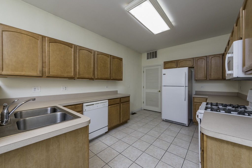 13154 W Sheffield Lane #13154, Beach Park, IL 60083