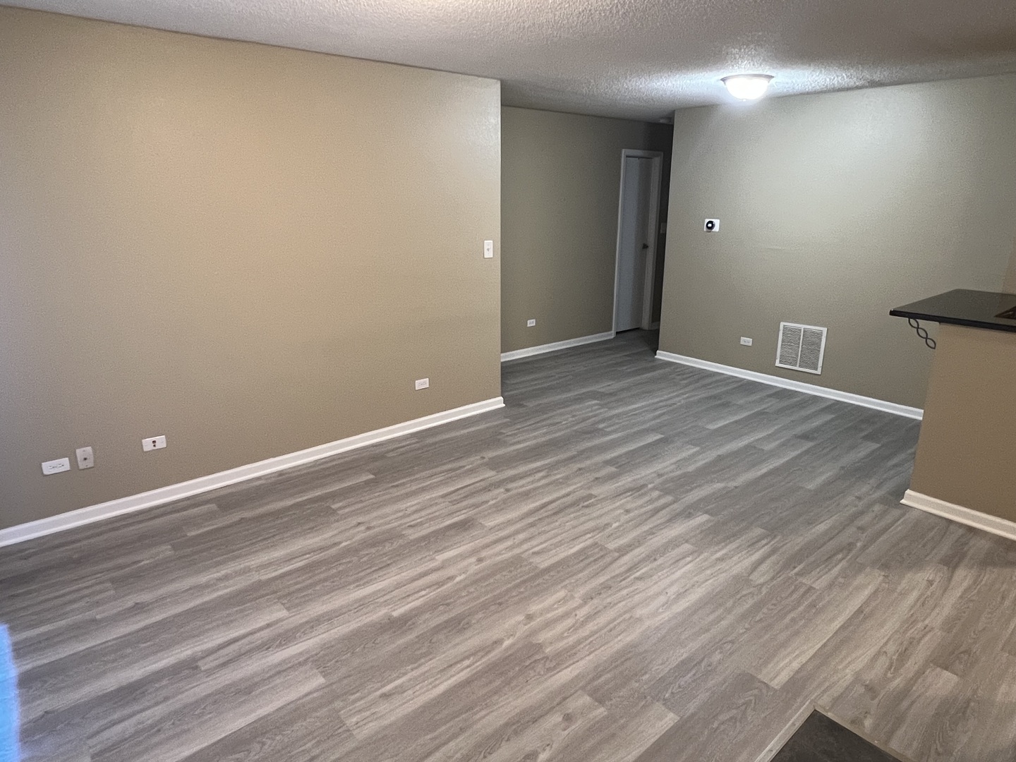 2048 N Rand Road #101, Palatine, IL 60074