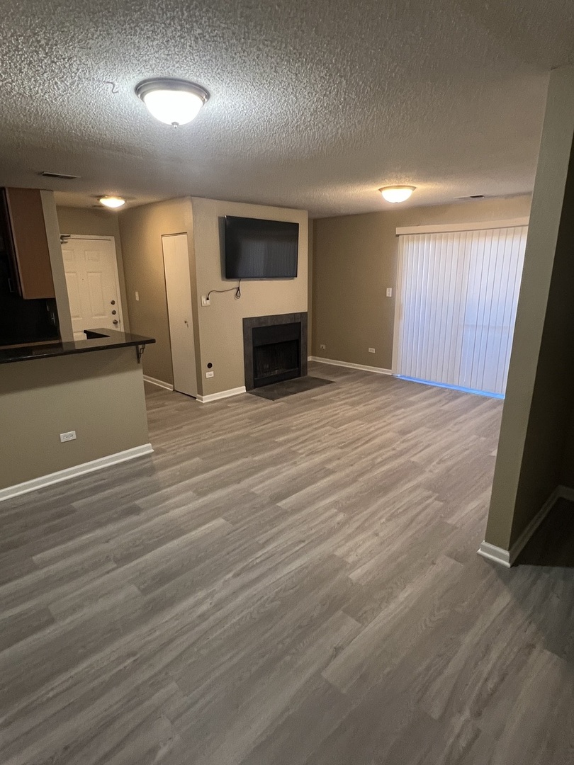 2048 N Rand Road #101, Palatine, IL 60074