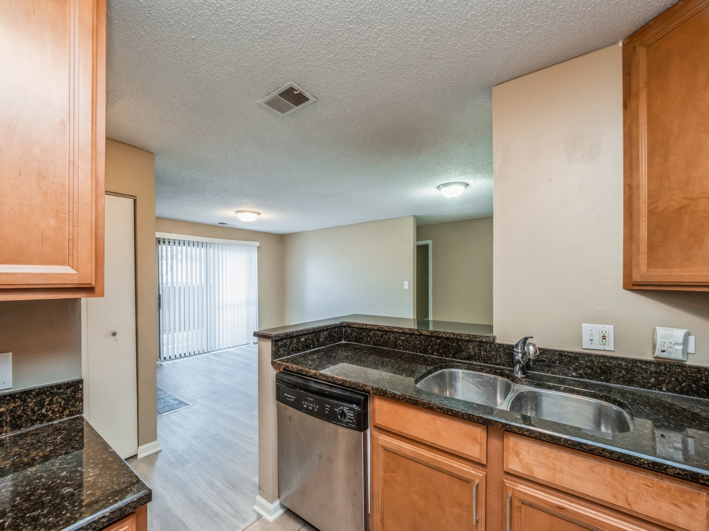 2048 N Rand Road #101, Palatine, IL 60074