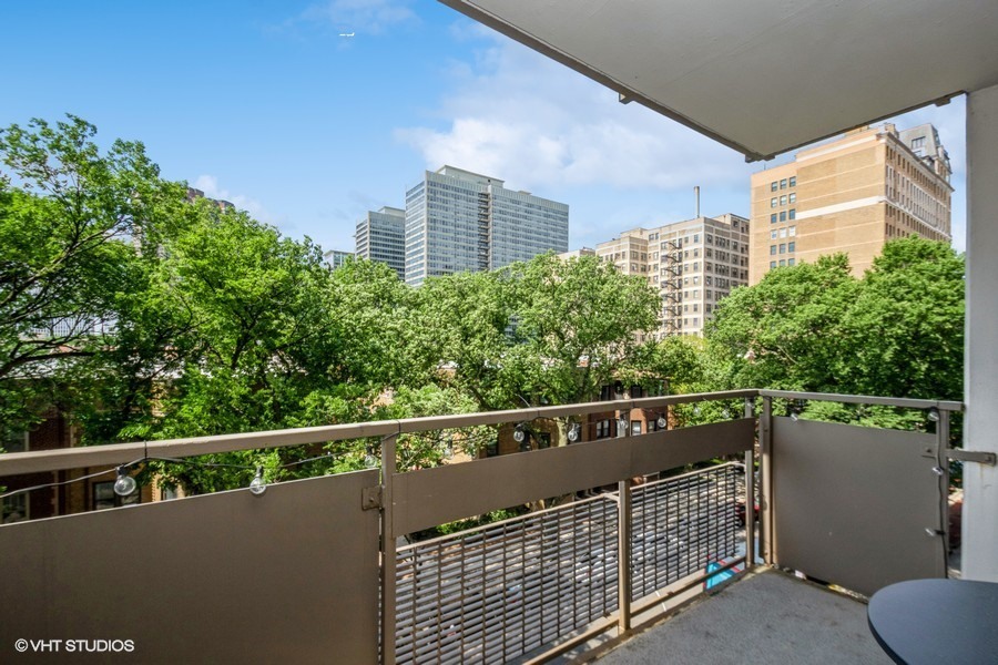 555 W Cornelia Avenue #501, Chicago, IL 60657