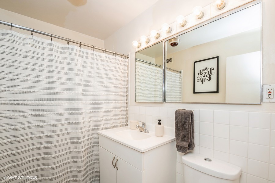 555 W Cornelia Avenue #501, Chicago, IL 60657
