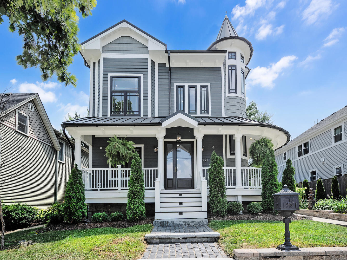 424 E Maple Avenue, La Grange, IL 60525