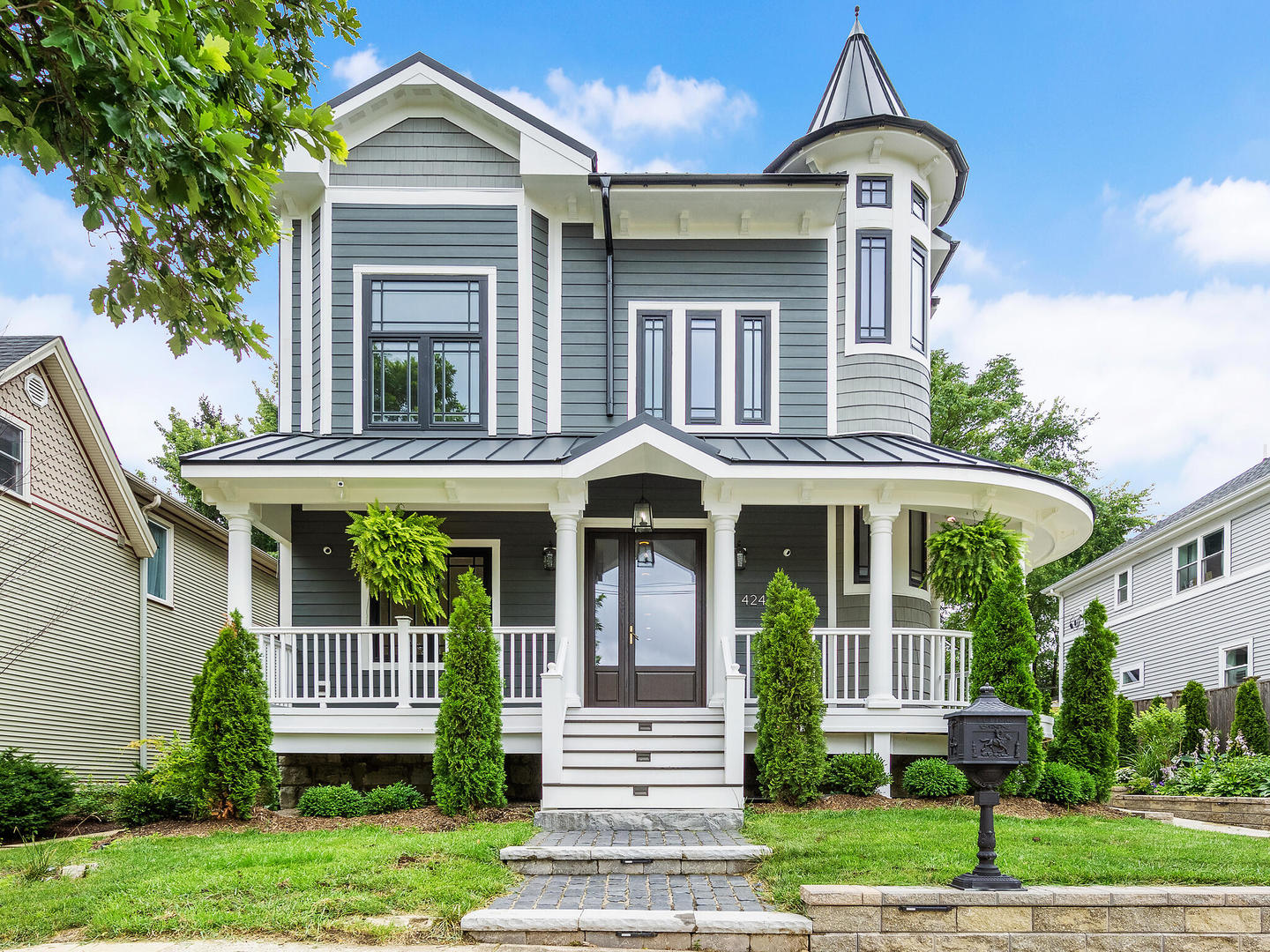 424 E Maple Avenue, La Grange, IL 60525