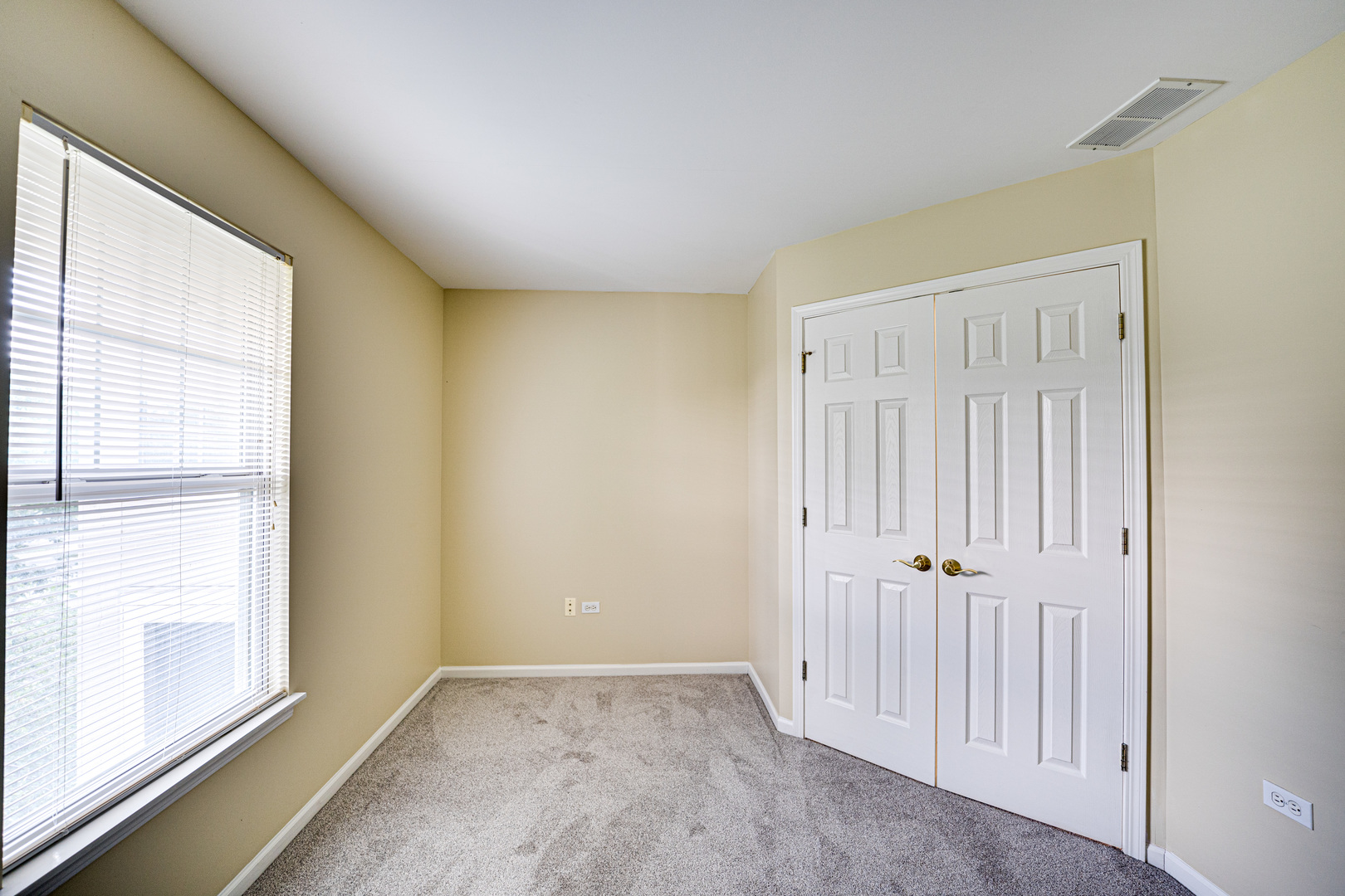 3147 Saganashkee Lane, Naperville, IL 60564