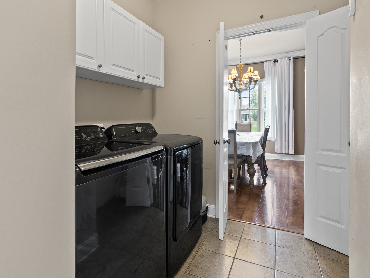 511 E Rennesoy Drive, Newark, IL 60541