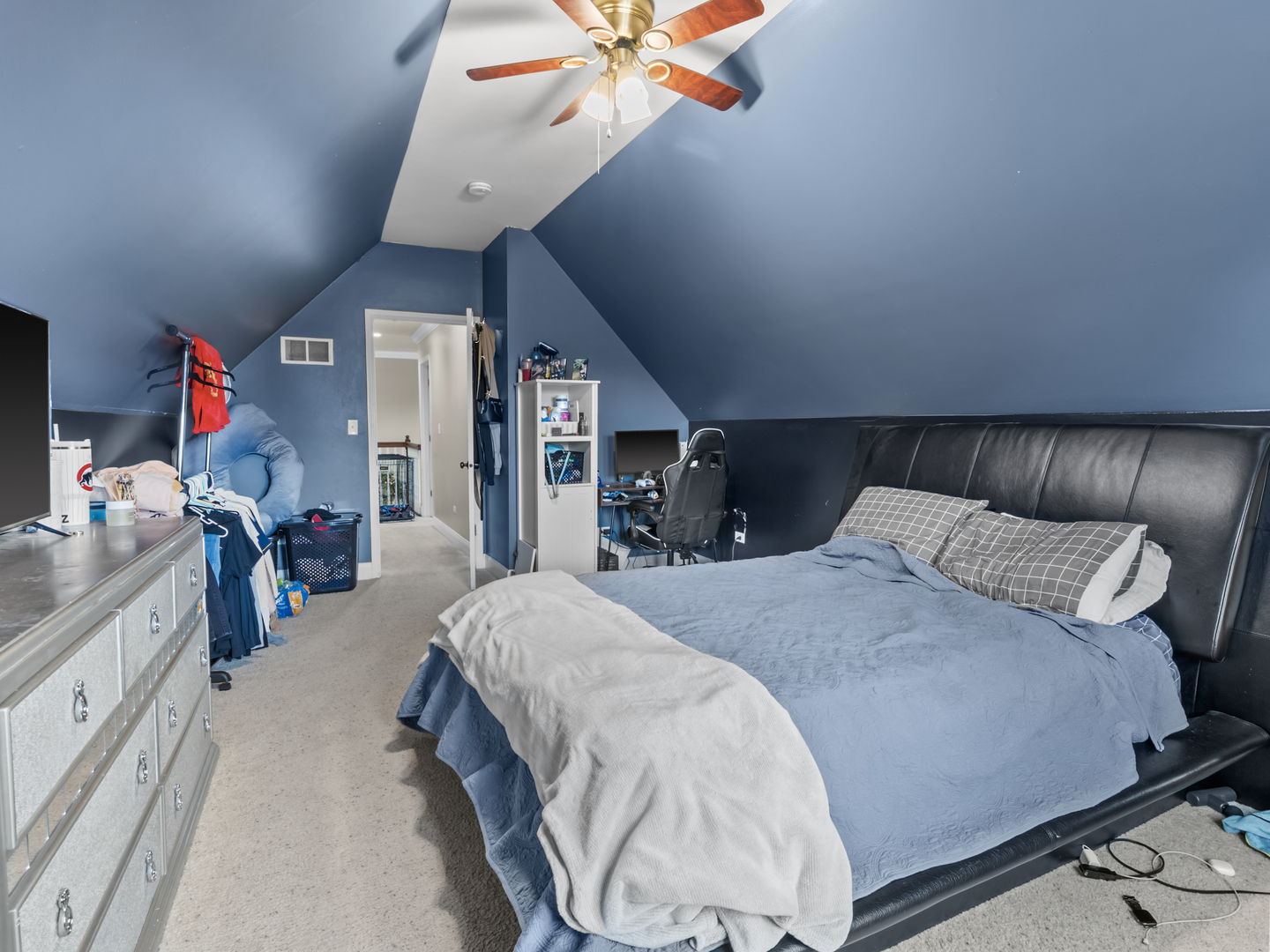 511 E Rennesoy Drive, Newark, IL 60541