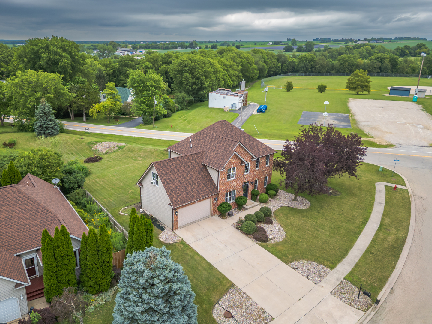 511 E Rennesoy Drive, Newark, IL 60541