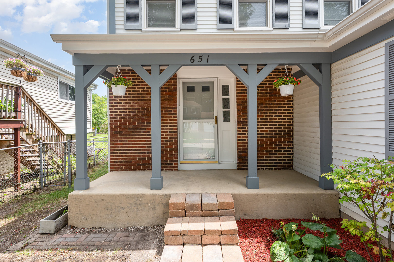 651 Iroquois Trail, Carol Stream, IL 60188