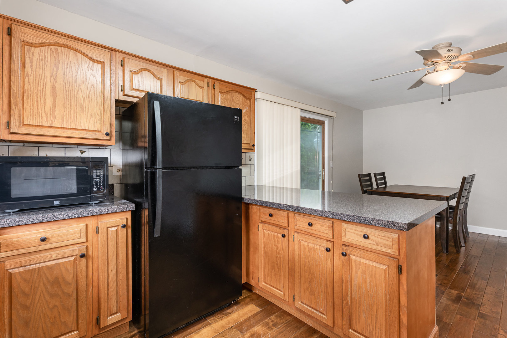 651 Iroquois Trail, Carol Stream, IL 60188