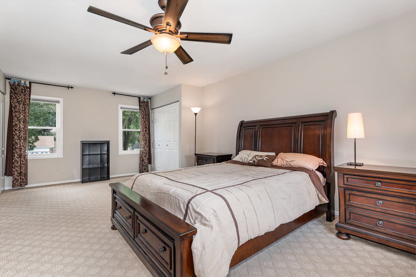 651 Iroquois Trail, Carol Stream, IL 60188