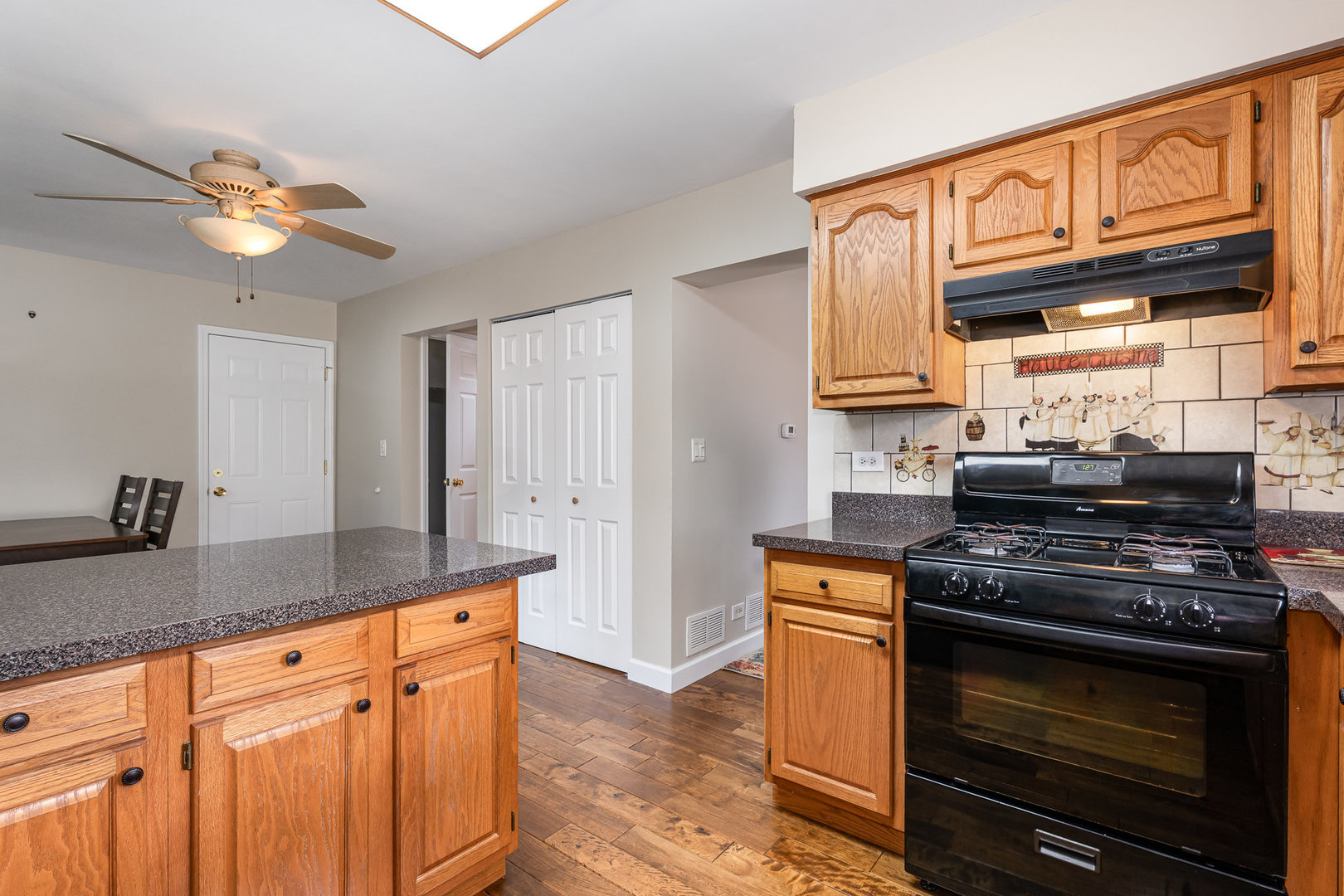 651 Iroquois Trail, Carol Stream, IL 60188