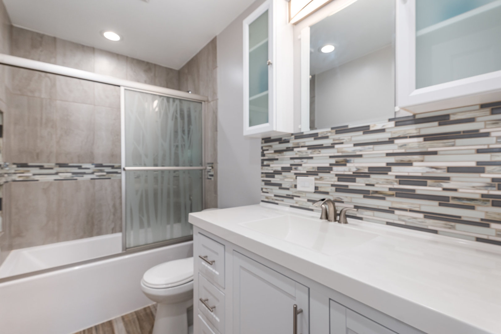 651 Iroquois Trail, Carol Stream, IL 60188