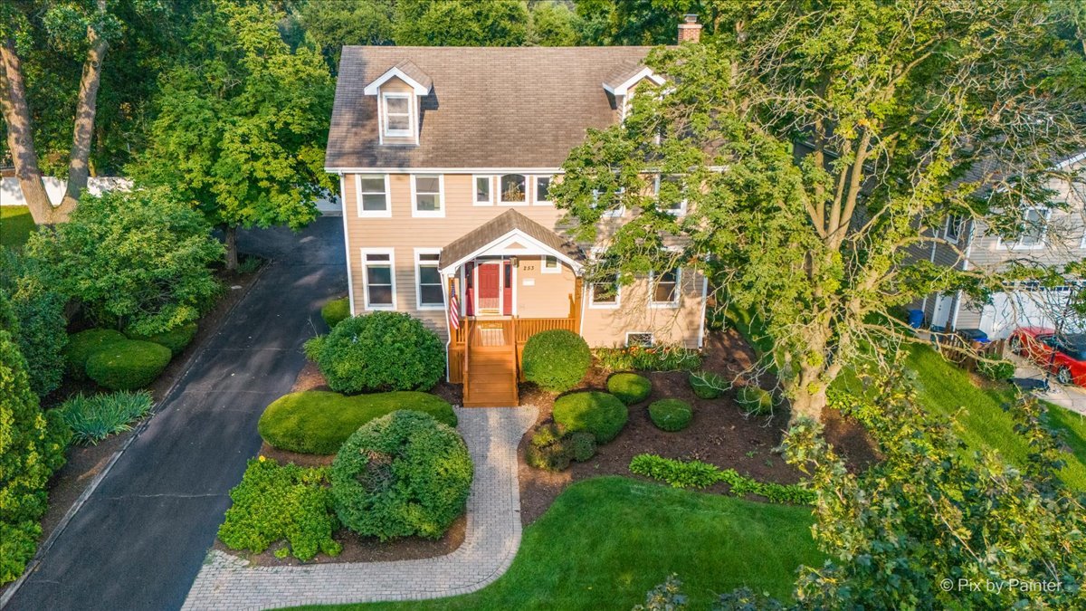 253 N Kenilworth Avenue, Glen Ellyn, IL 60137