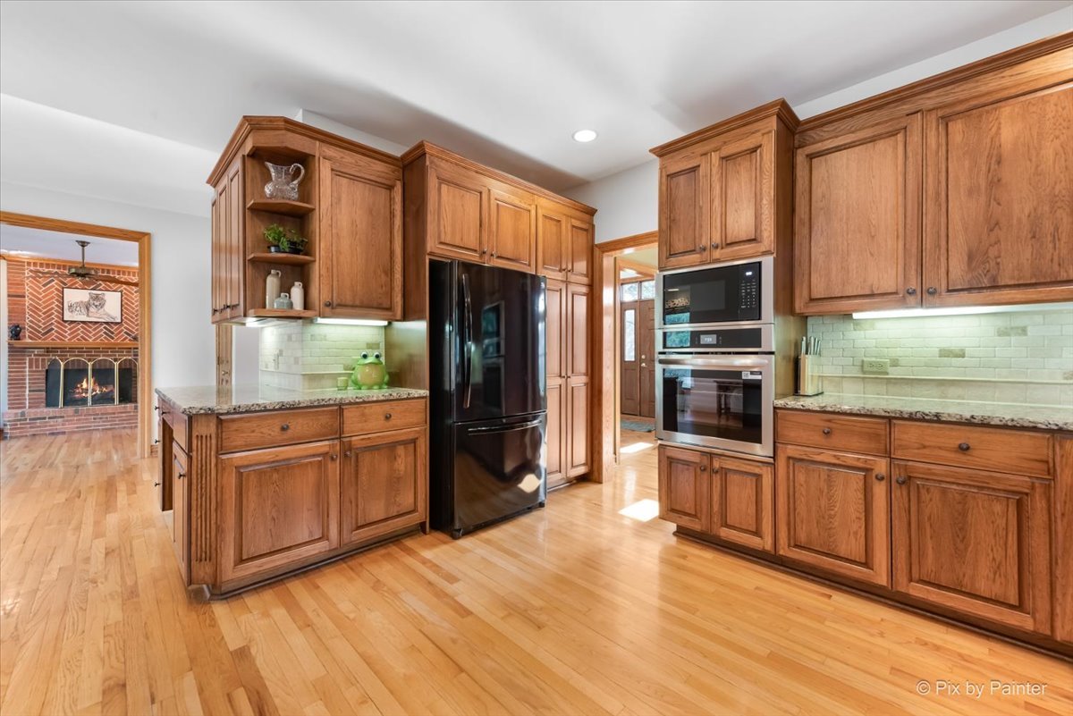 253 N Kenilworth Avenue, Glen Ellyn, IL 60137