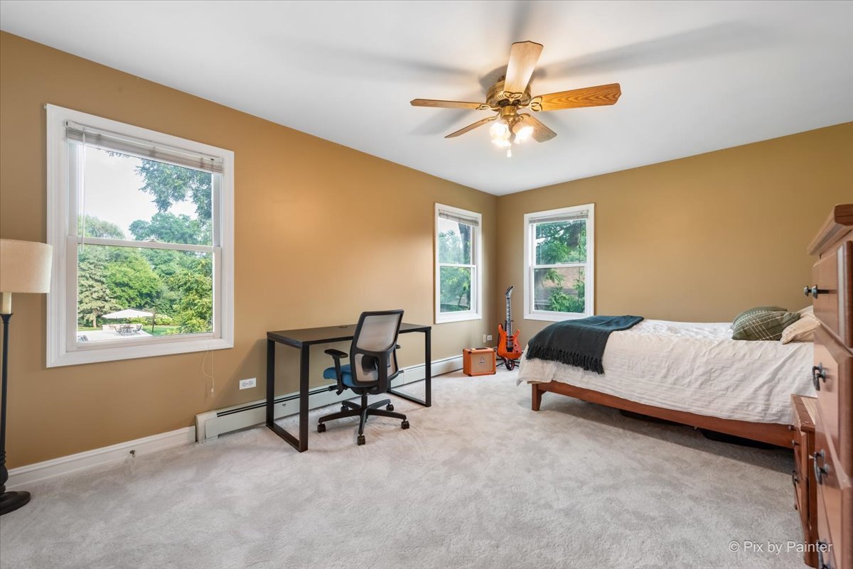 253 N Kenilworth Avenue, Glen Ellyn, IL 60137