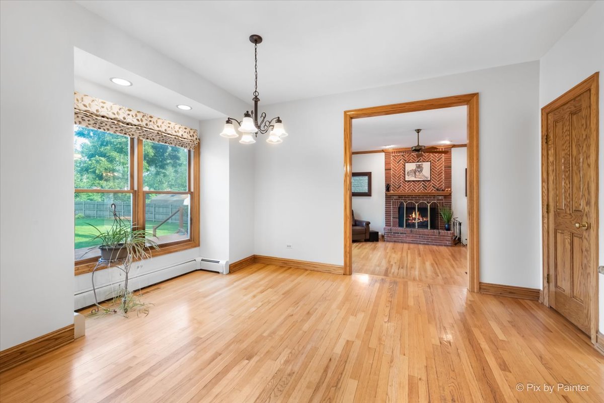253 N Kenilworth Avenue, Glen Ellyn, IL 60137