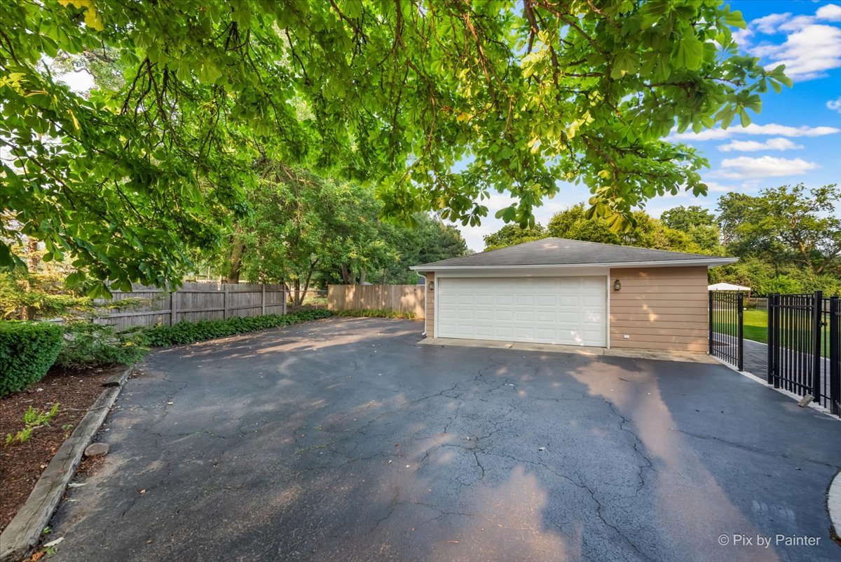 253 N Kenilworth Avenue, Glen Ellyn, IL 60137