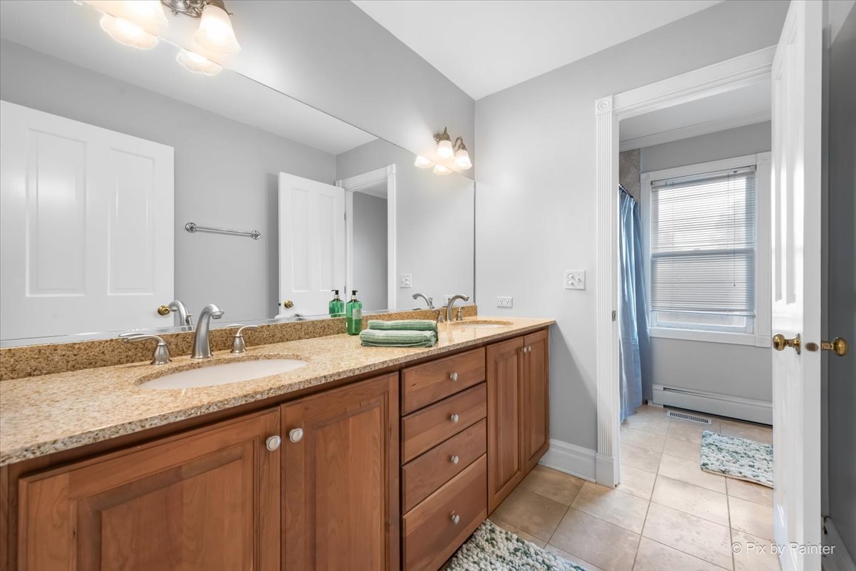 253 N Kenilworth Avenue, Glen Ellyn, IL 60137
