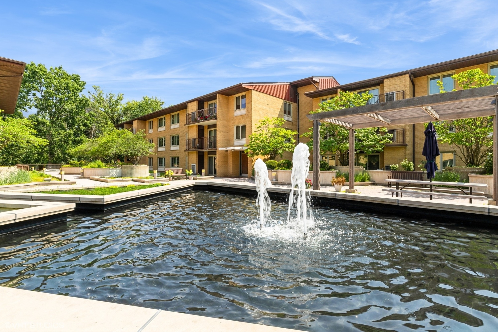 2420 W Talcott Road #213, Park Ridge, IL 60068