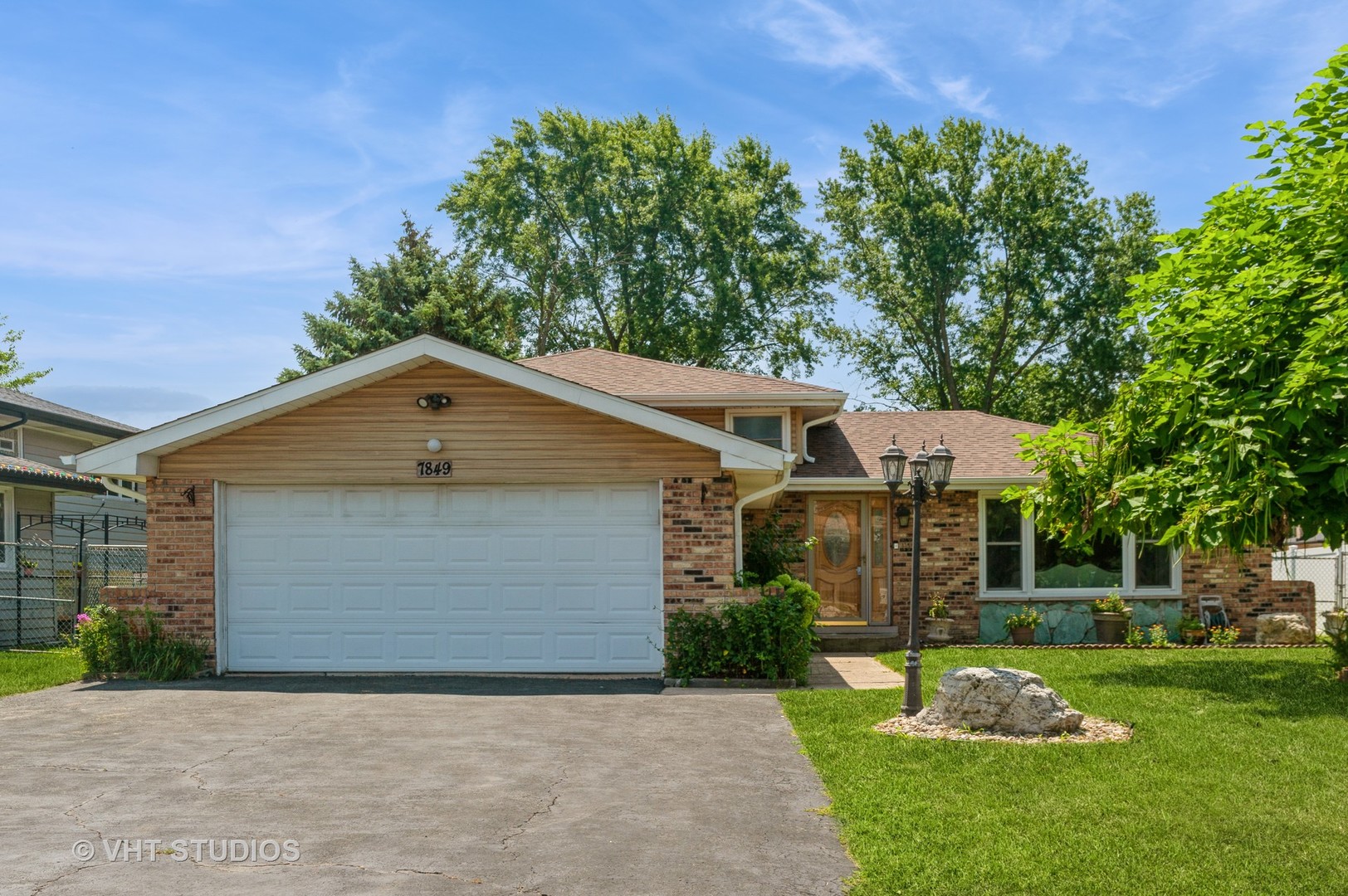 7849 W 101st Street, Palos Hills, IL 60465