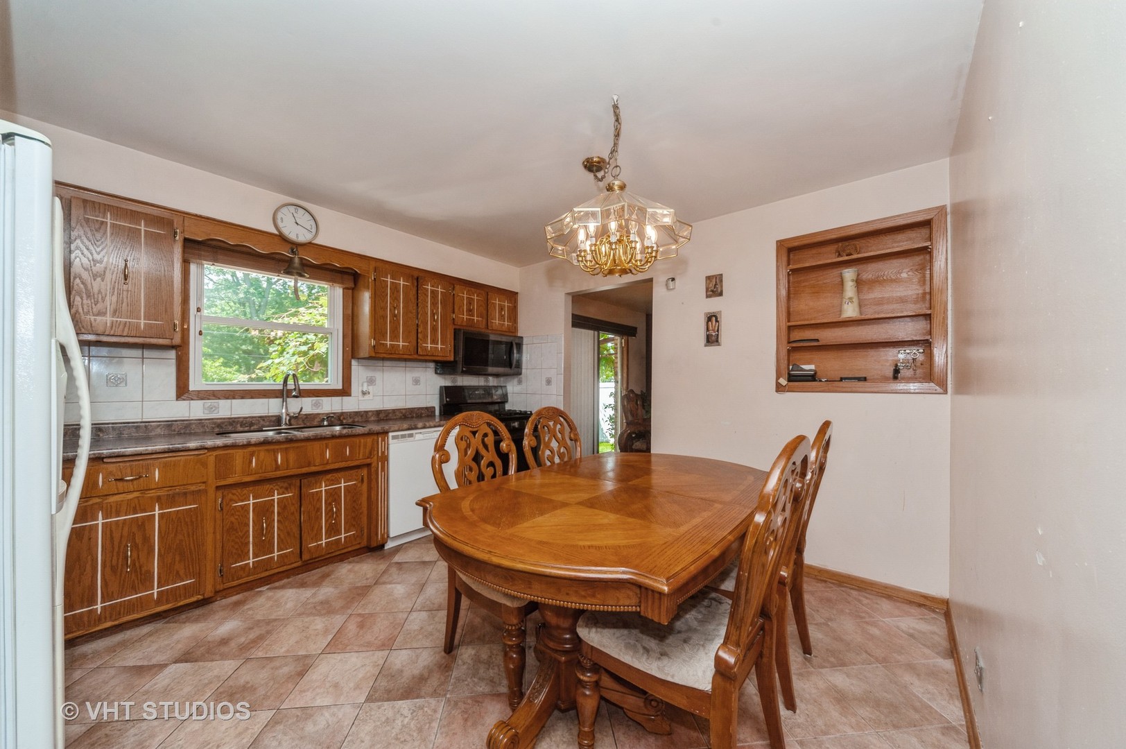 7849 W 101st Street, Palos Hills, IL 60465