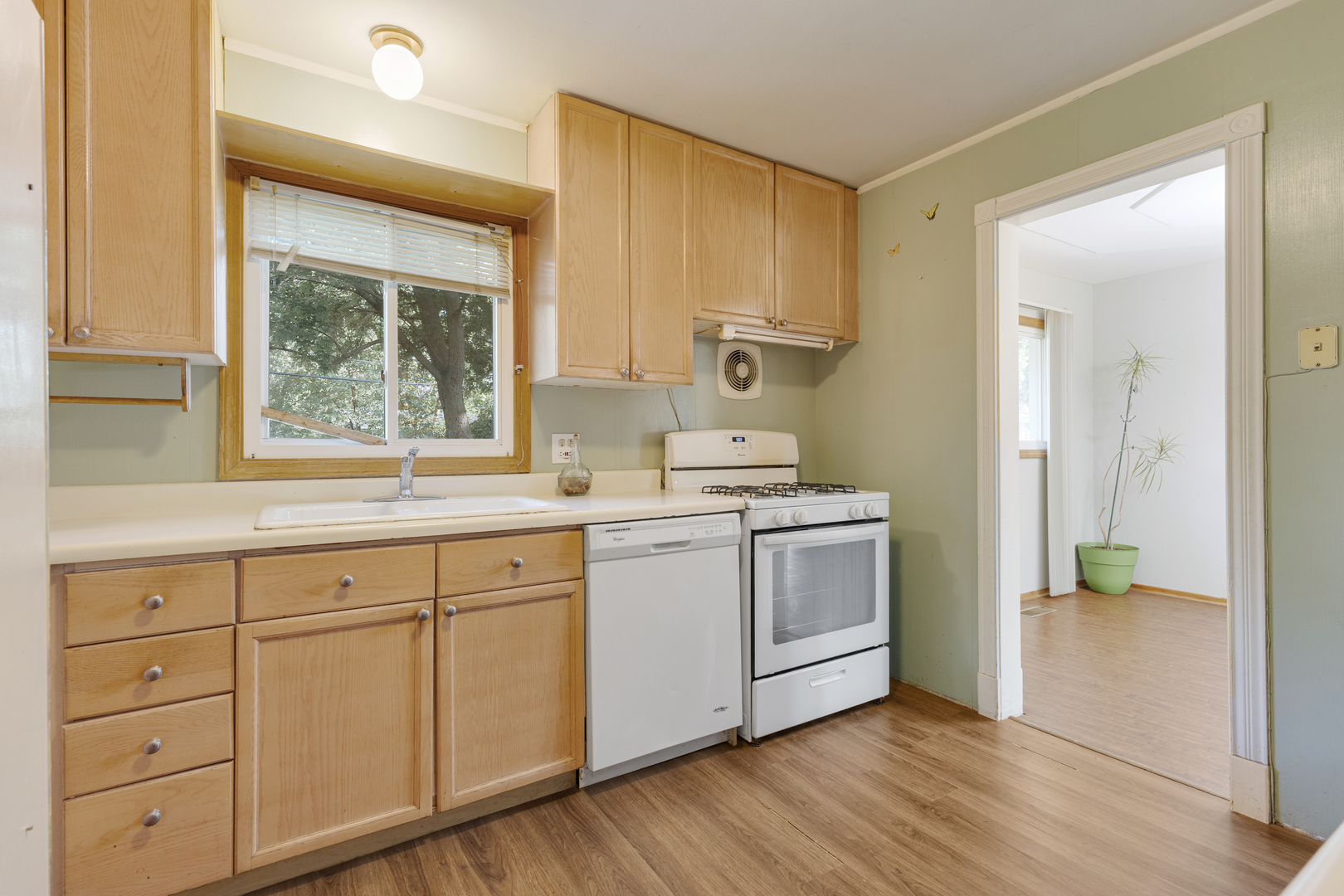 65 Des Plaines Lane, Hoffman Estates, IL 60169