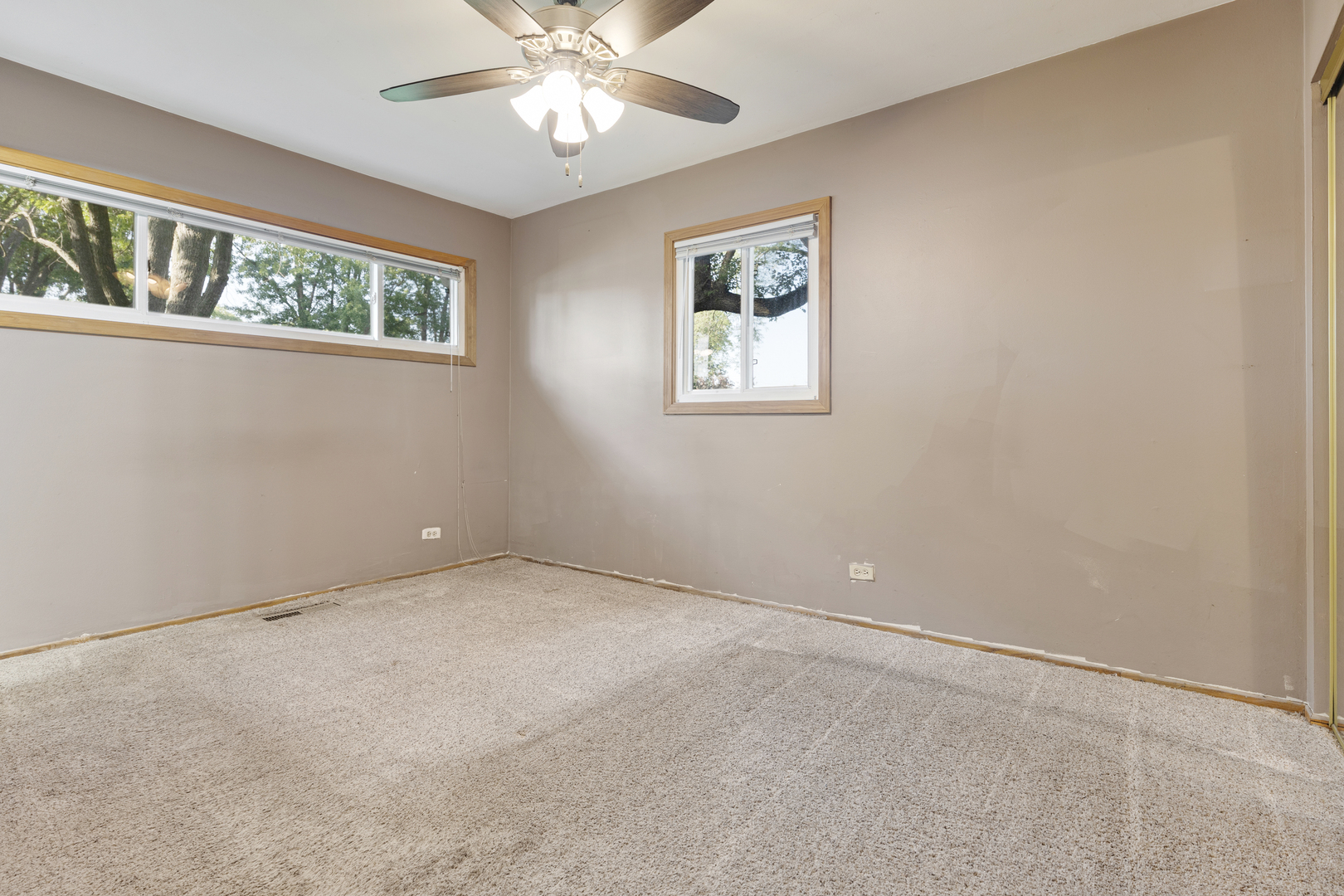 65 Des Plaines Lane, Hoffman Estates, IL 60169