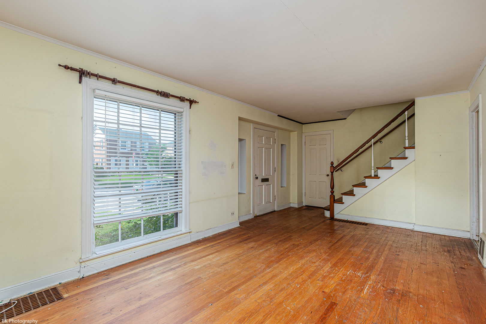 3810 W North Shore Avenue, Lincolnwood, IL 60712