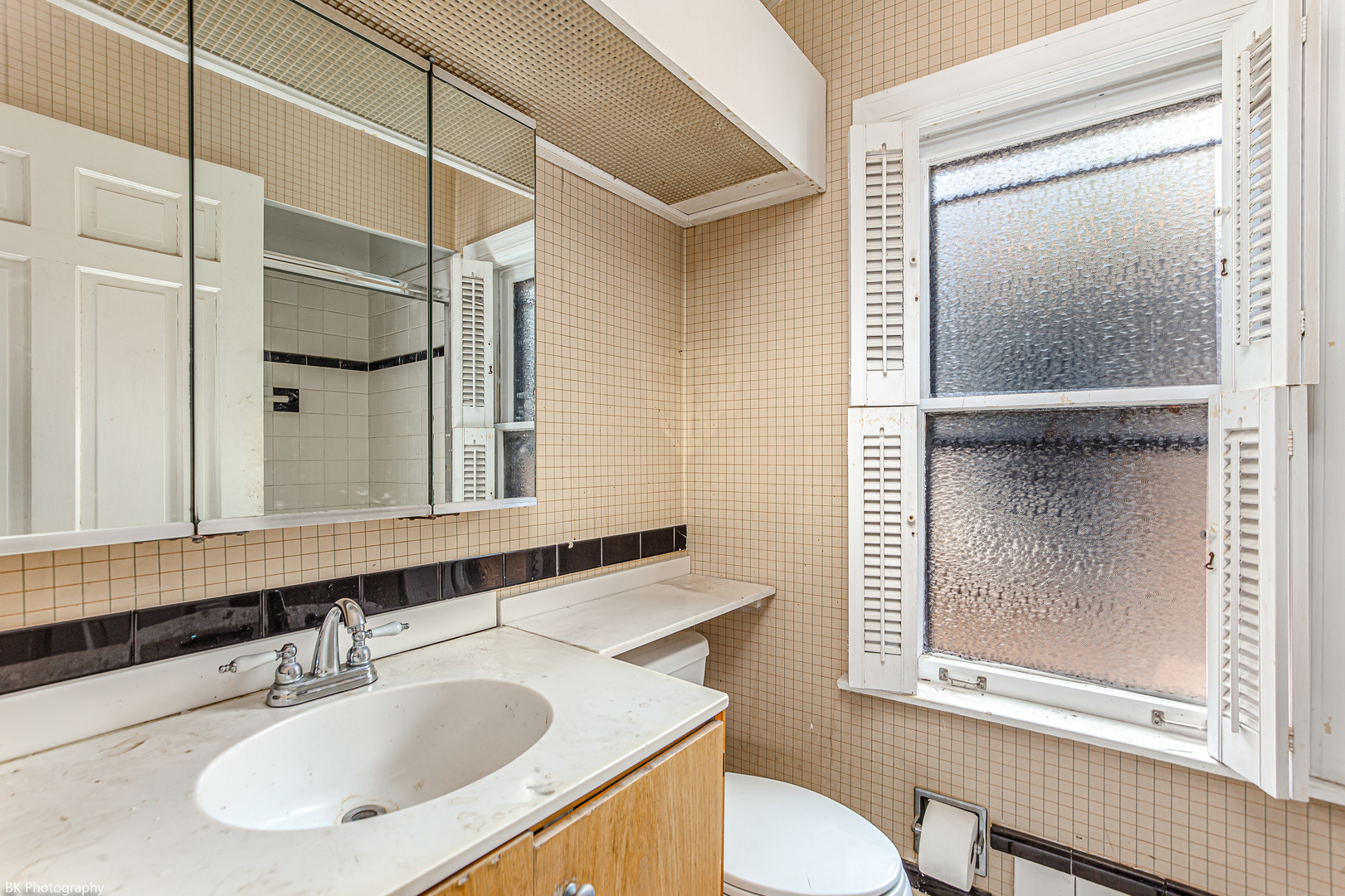 3810 W North Shore Avenue, Lincolnwood, IL 60712