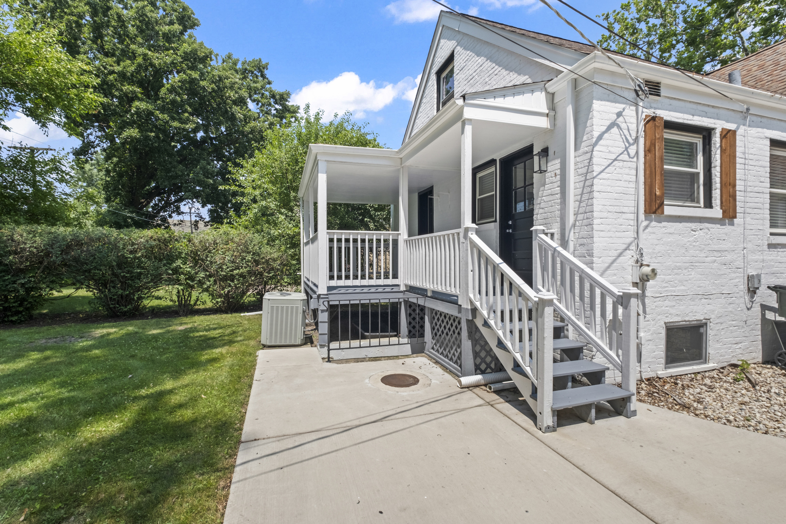7244 N Kilpatrick Avenue, Lincolnwood, IL 60712