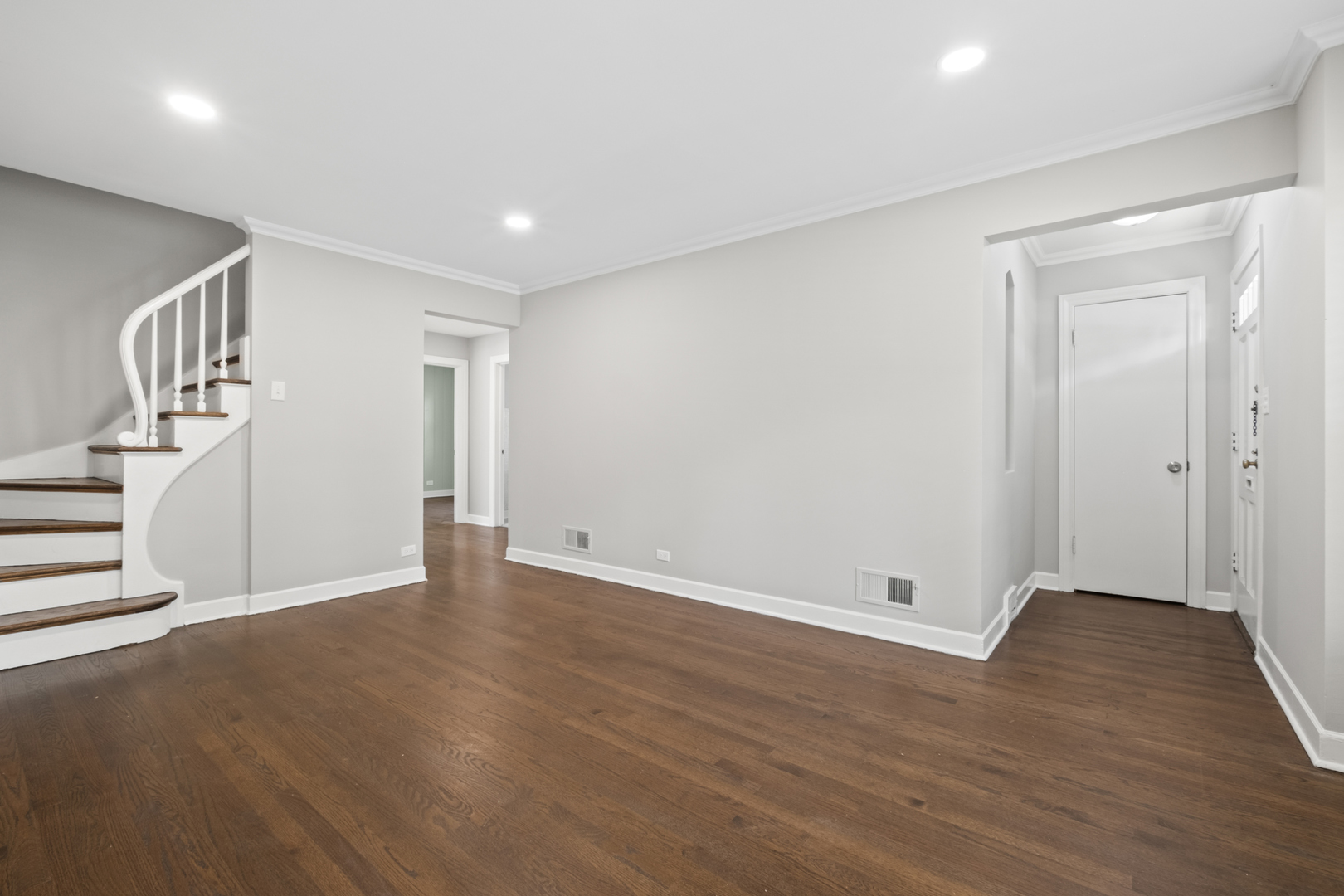 7244 N Kilpatrick Avenue, Lincolnwood, IL 60712