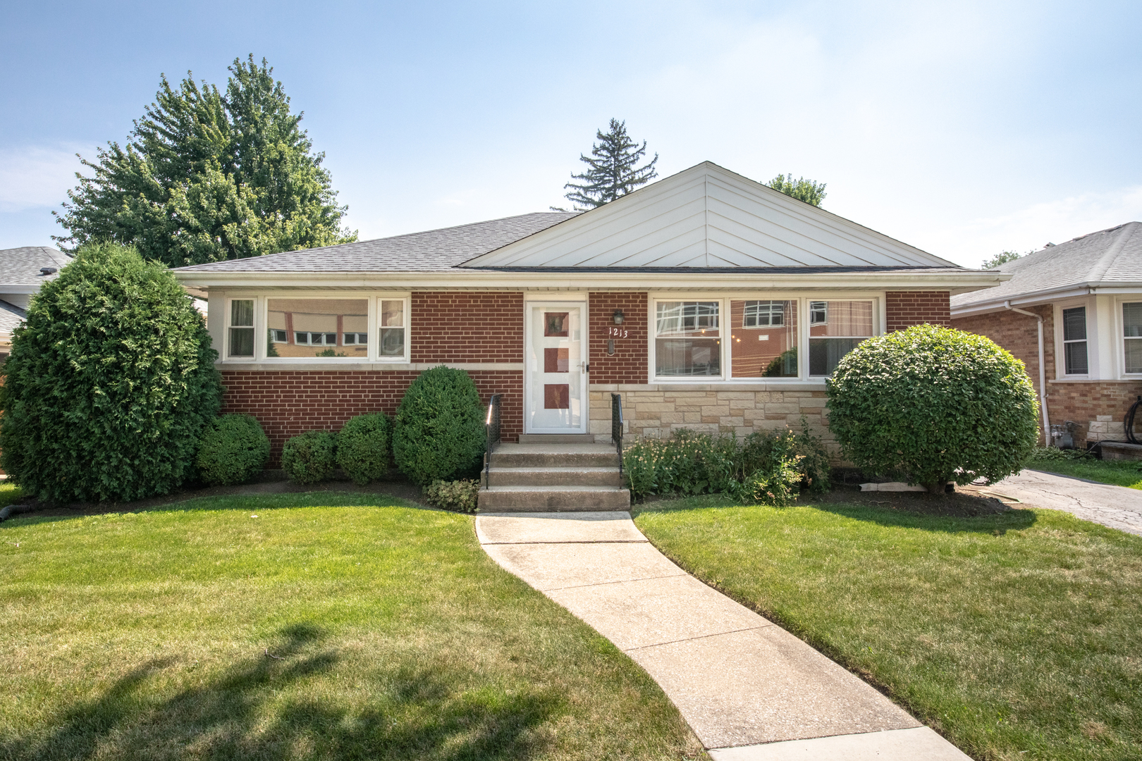 1213 Raymond Avenue, La Grange Park, IL 60526