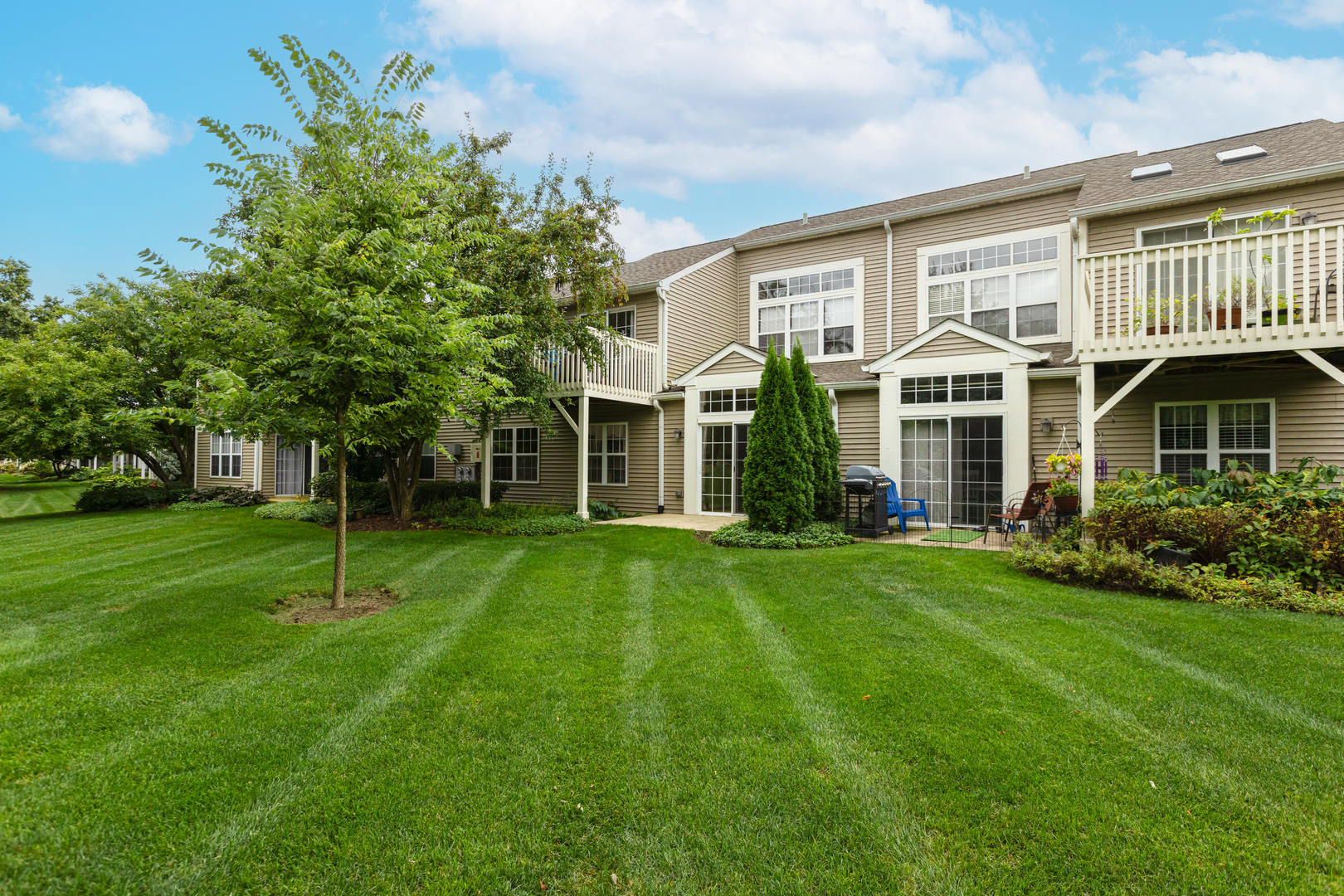 2819 Rutland Circle #102, Naperville, IL 60564