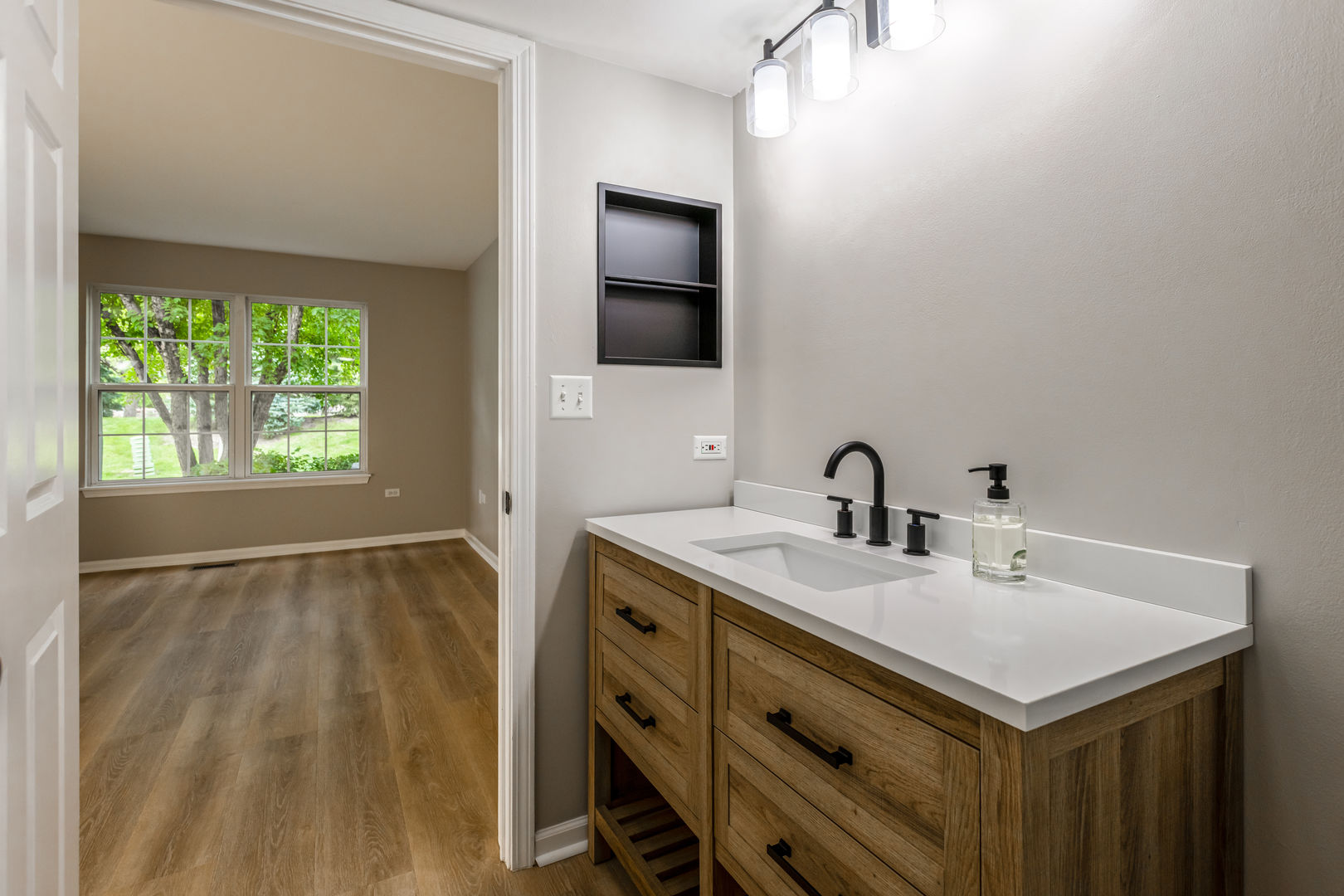 2819 Rutland Circle #102, Naperville, IL 60564