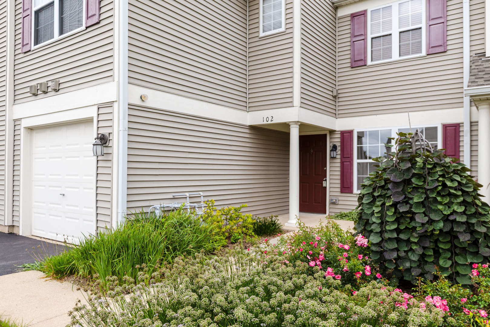 2819 Rutland Circle #102, Naperville, IL 60564