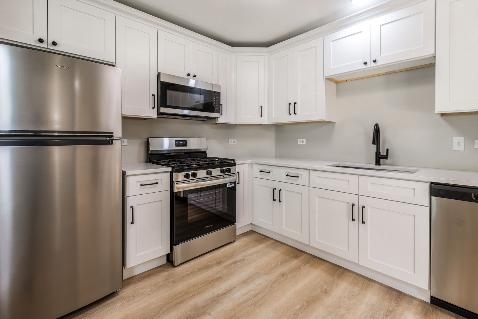 2819 Rutland Circle #102, Naperville, IL 60564