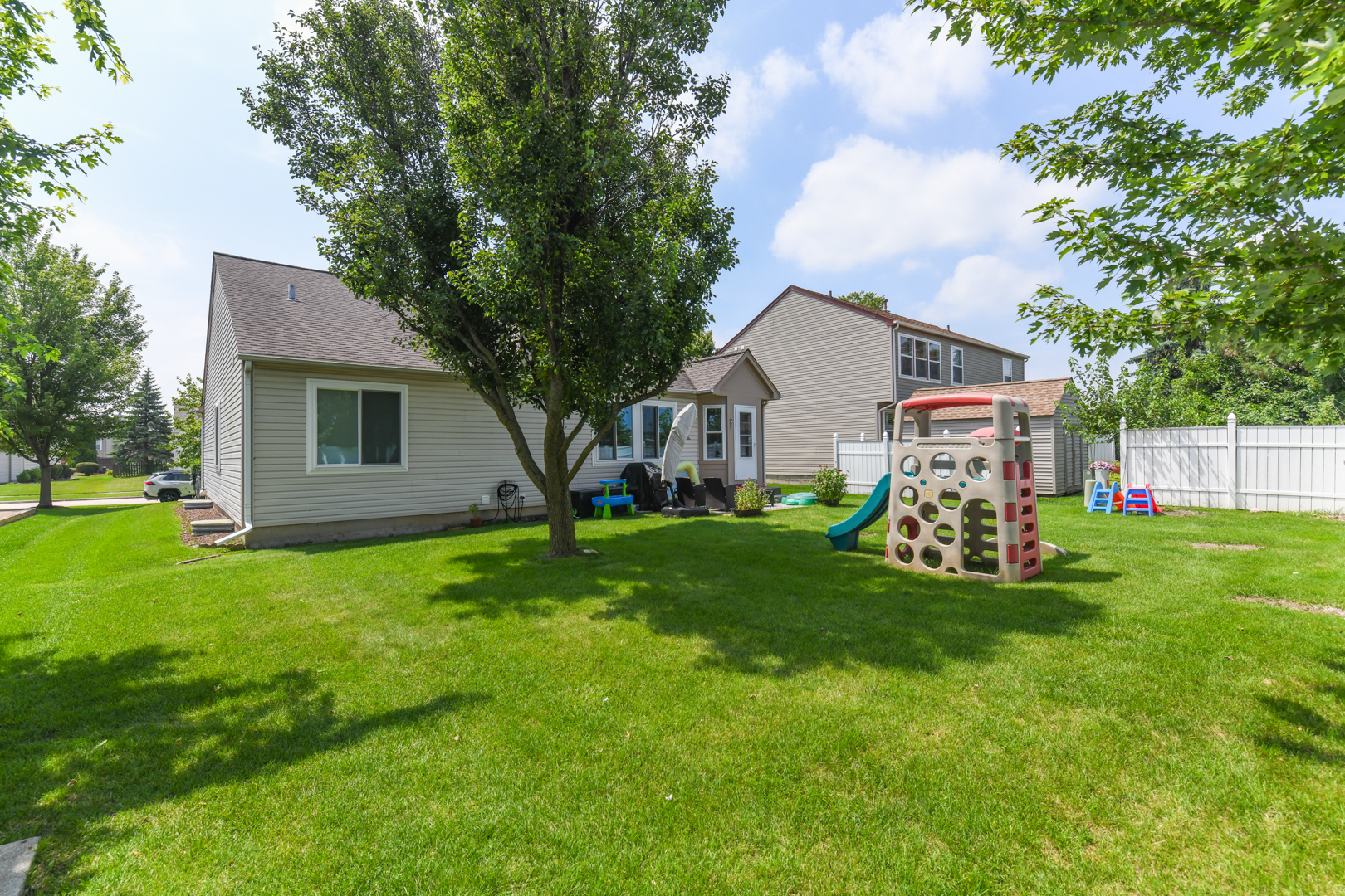 2366 Nantucket Lane, Elgin, IL 60123